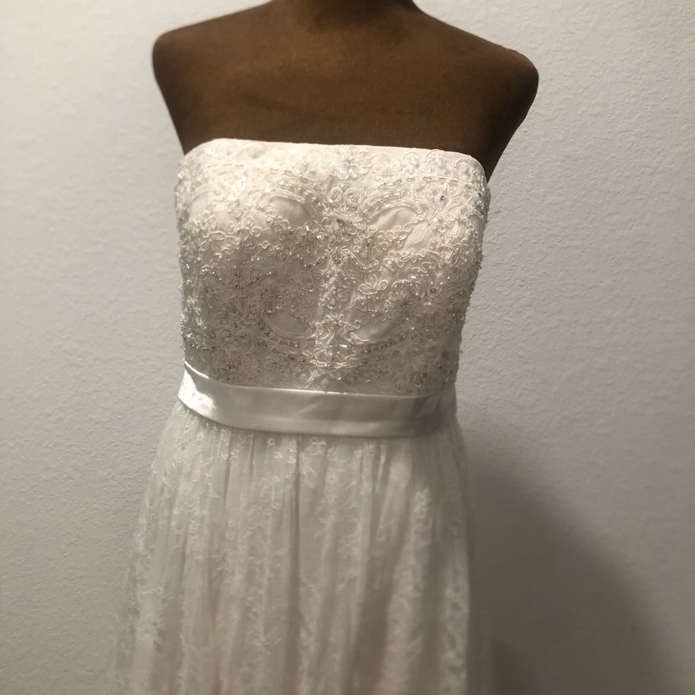 Oleg Cassini Wedding Dress Beaded Ivory Lace (David’s Bridal) |Size 6